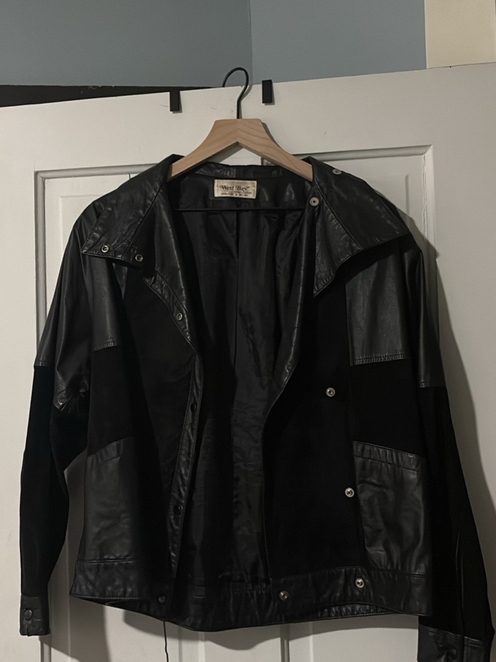 Vintage-Inspired Black Mixed-Material Bomber Jacket